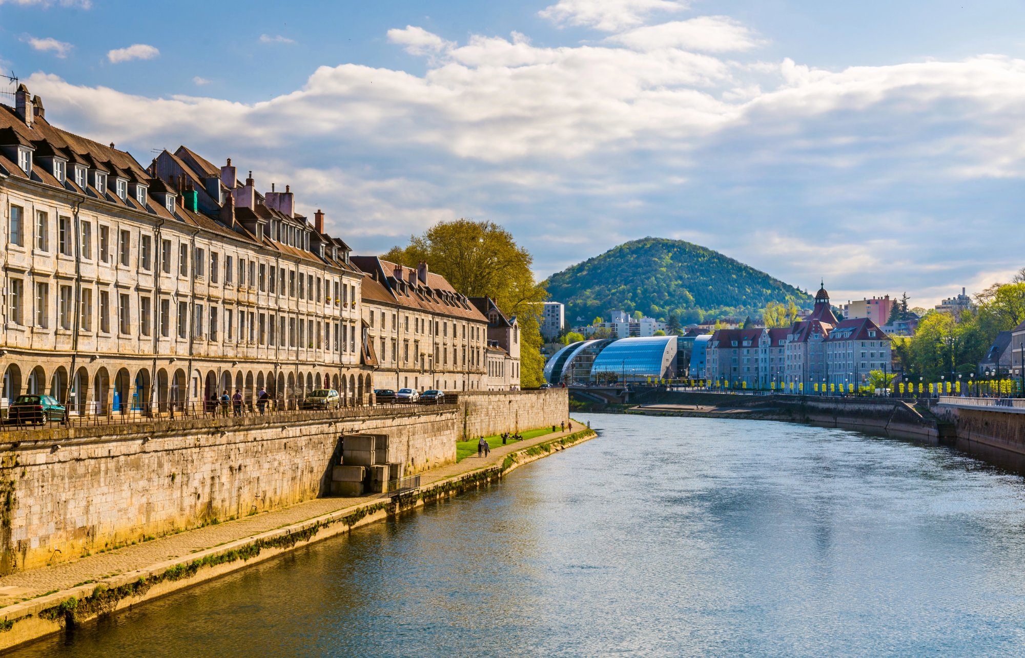 Online Dating in Besançon for Singles