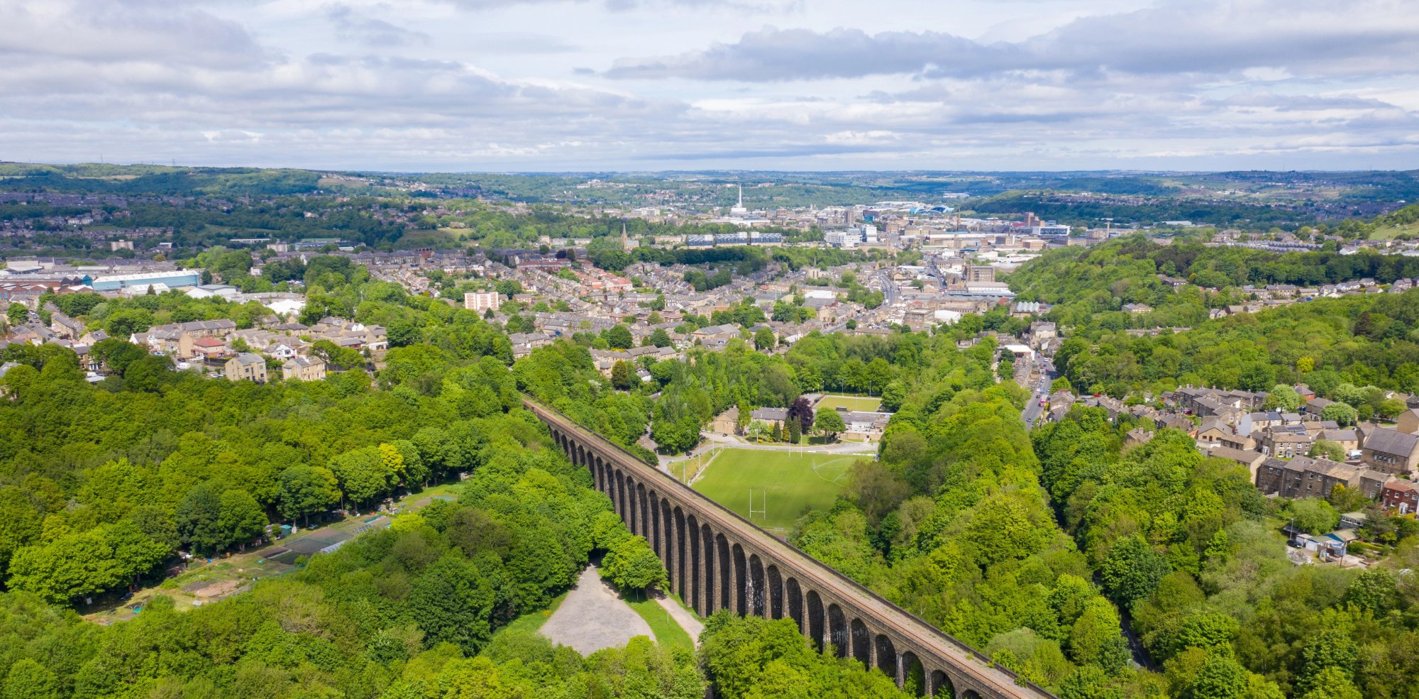 Online Dating in Huddersfield for Singles