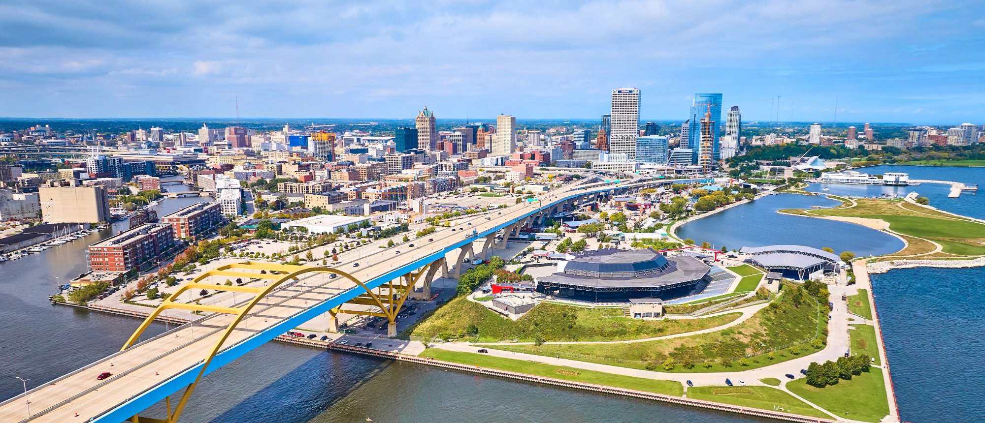 Online Dating in Milwaukee for Singles