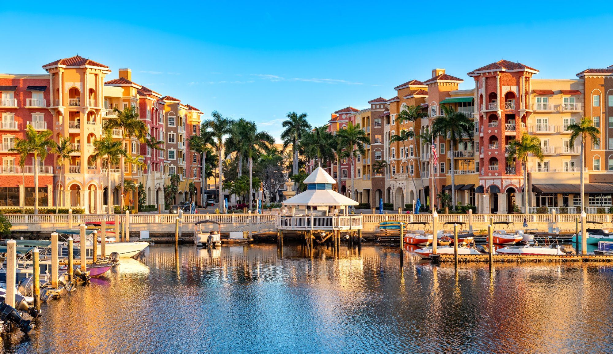 Online Dating in Naples for Singles