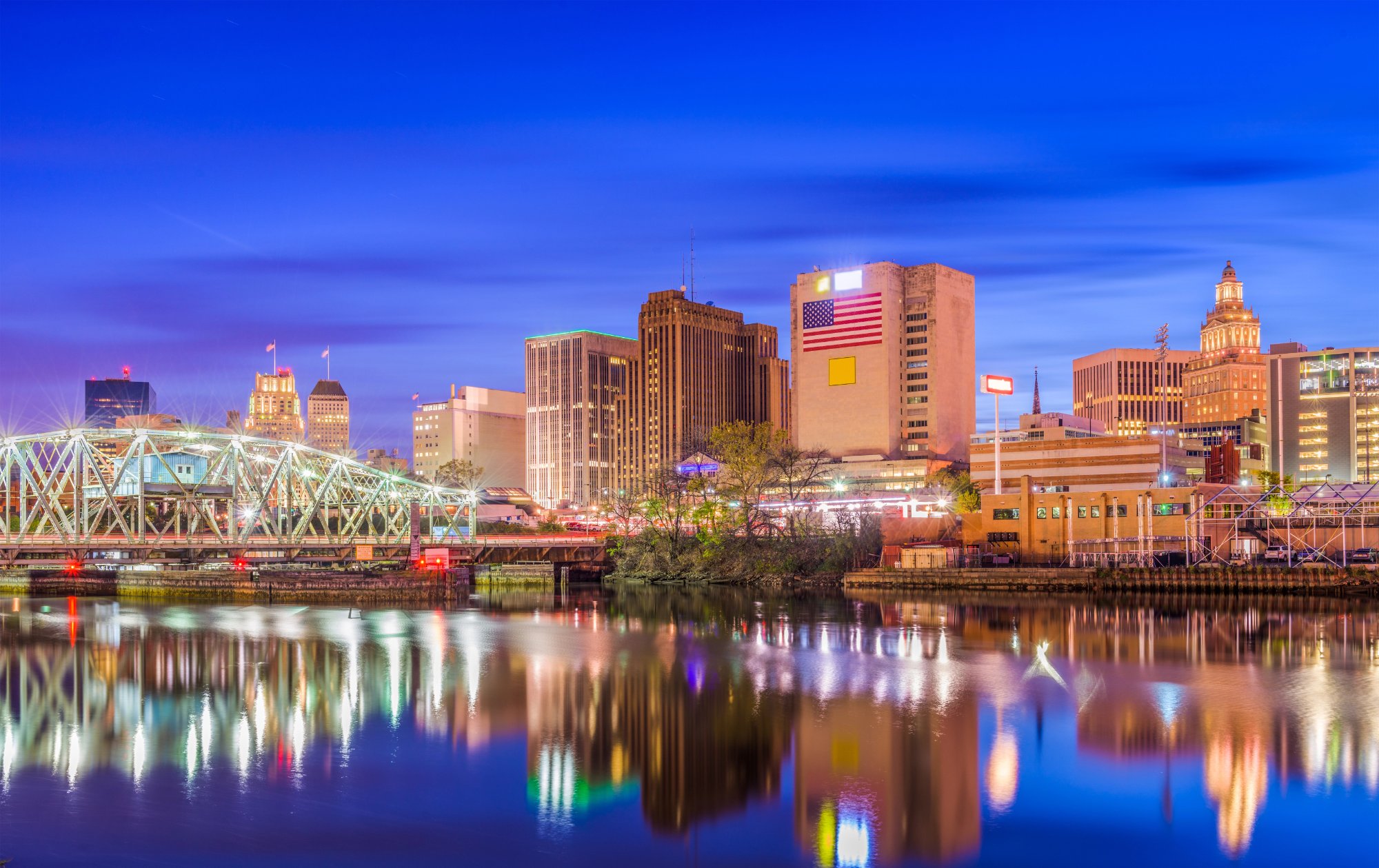 Online Dating in Newark for Singles