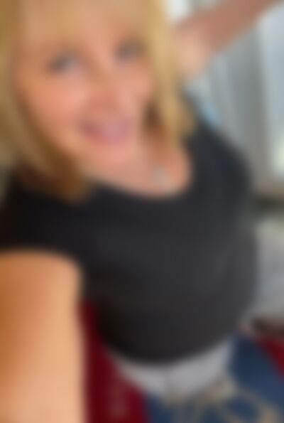 Single LINDYLOOO from Visalia