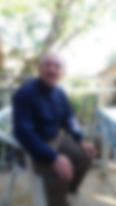 Single frenchskald from Paris