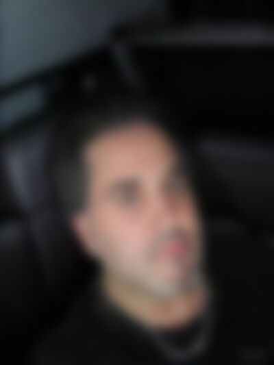 Single BassPlayer from Hampstead