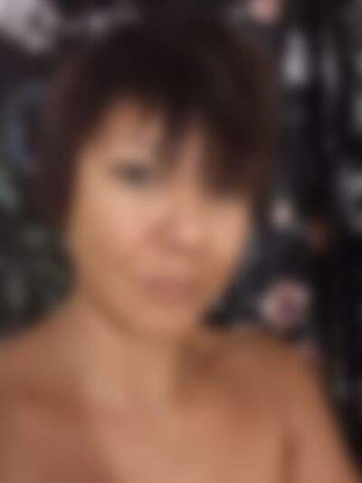 Single Lovelyleona from Brandon