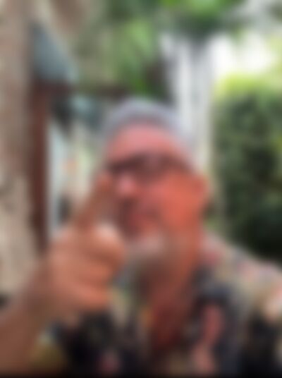 Single robrobin62 from Washington