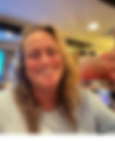 Single Choosenesther from Bismarck