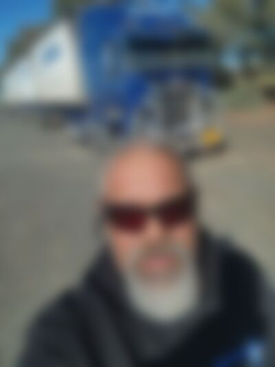 Single AndyB from Gold Coast