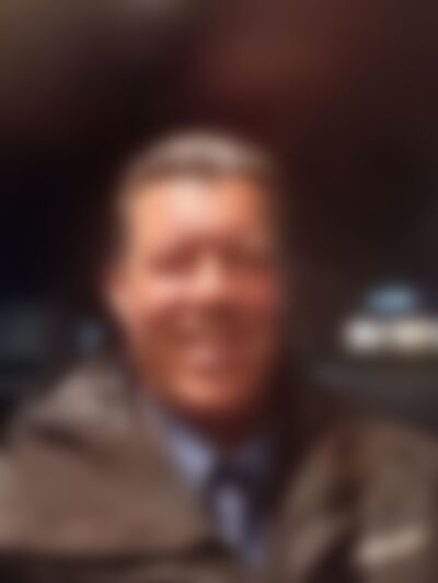 Single darin from Costa Mesa