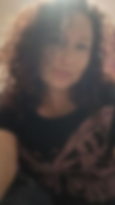 Single Curlydebz from London