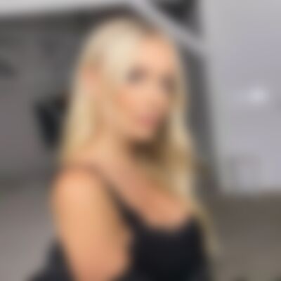 Single Chlo_Anderson from Wolverhampton