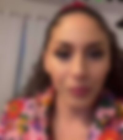 Single Theodora from New York