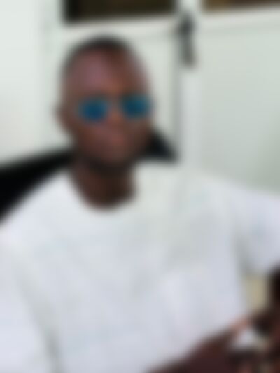 Single Abdou from Conakry