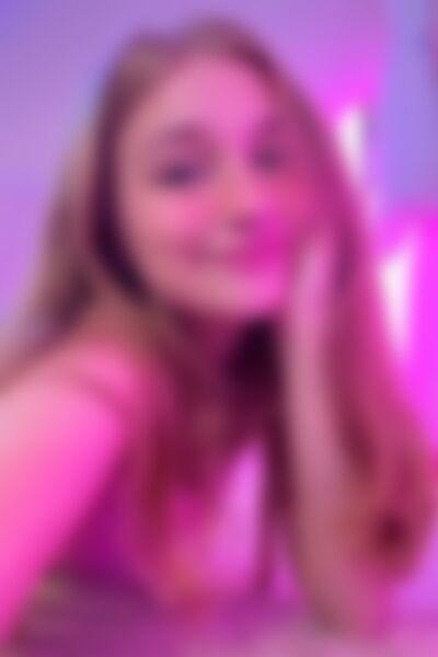 Single Monicadarvel from New York