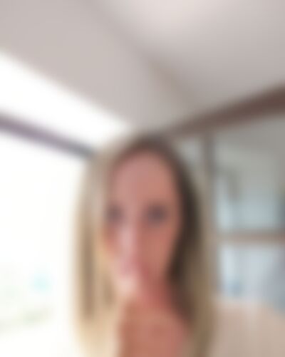 Single Loredana from Rotterdam