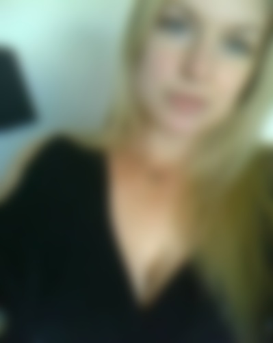 Single Patricia from Toulon