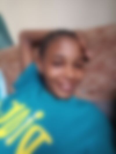 Single Linah from Dar es Salaam