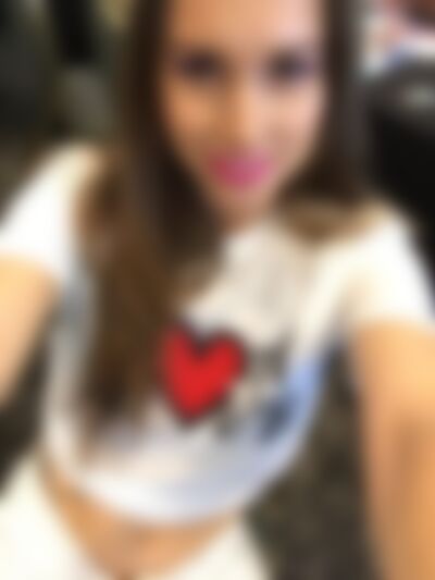 Single angelamawoo from Kankakee