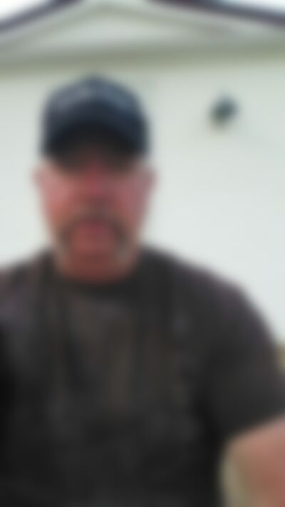 Single James42 from California City