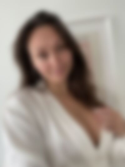 Single Kirsten from Alabaster