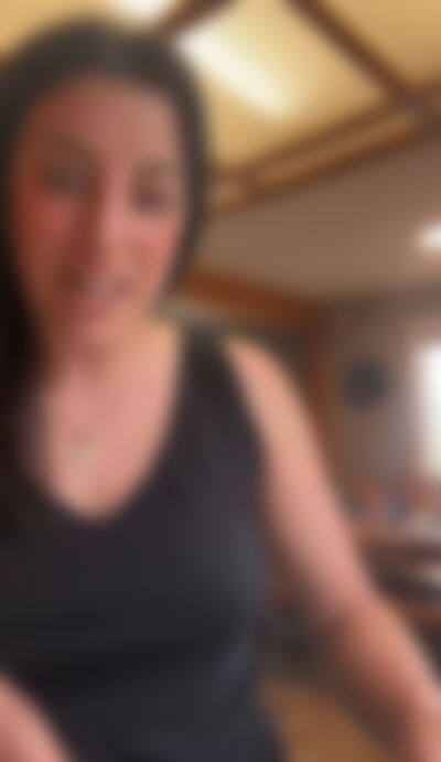 Single EricaTeeRex from Melbourne