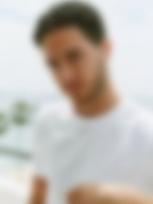 Single Alannd from Rome