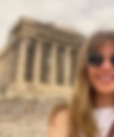 Single rosequeen from Buffalo