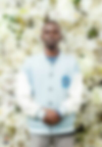 Single Henrique from Huambo