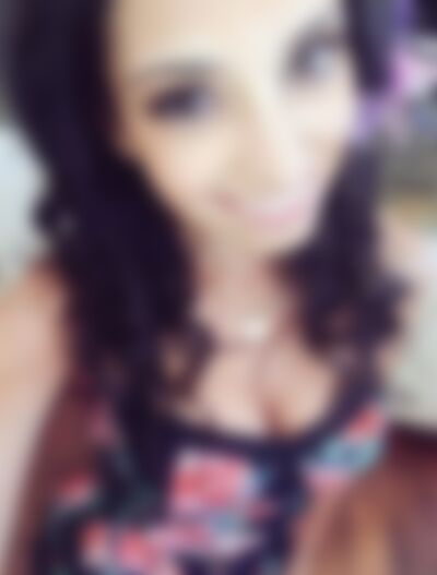 Single AriaMae from New York