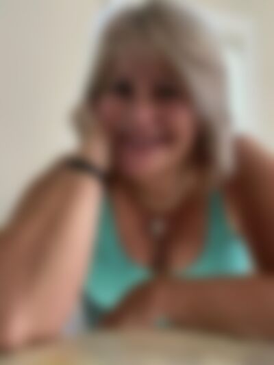 Single Eileen from Oregon City