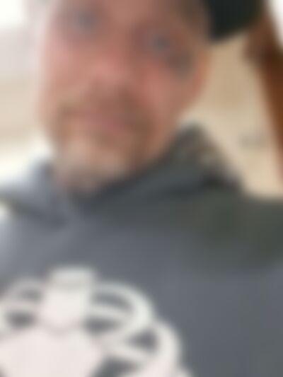 Single Scottgottatts from Cuyahoga Falls