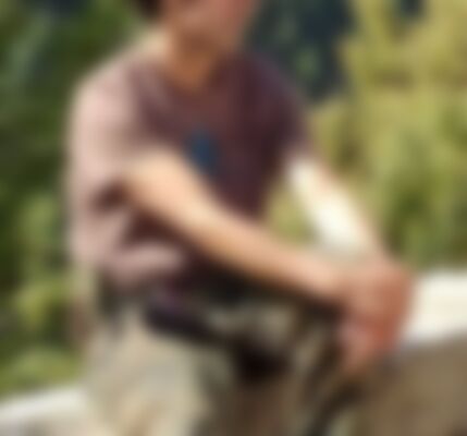 Single Makun from Málaga