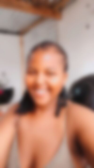 Single Hlehle from East London