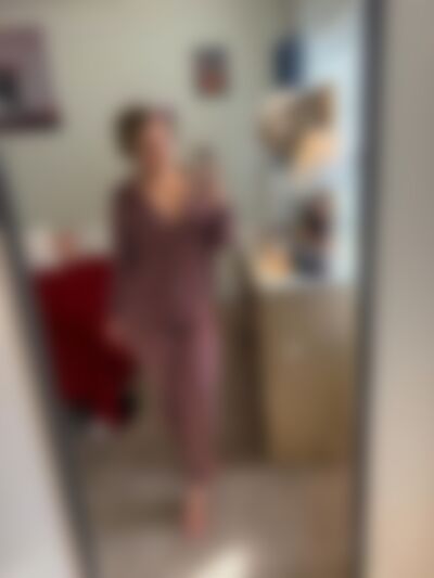 Single Amyconway from Virginia Beach