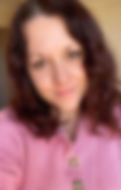 Single Kissyrosa from California City