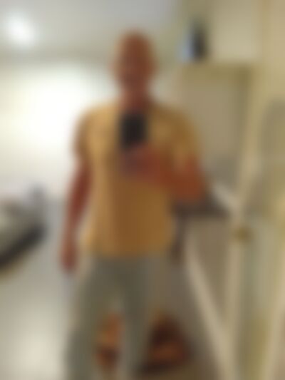 Single Saltywaves52 from Gold Coast