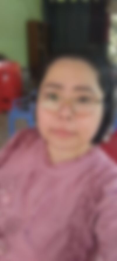 Single Laila from Ho Chi Minh City