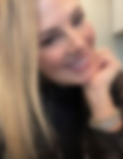 Single Dorothyyy5 from Roswell