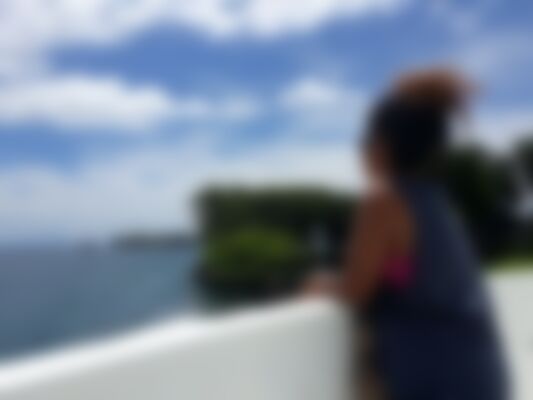 Single Vekvek from Port Moresby