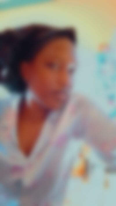 Single Moncherrie from Kampala