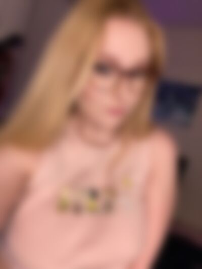 Single Pricillia from Los Angeles