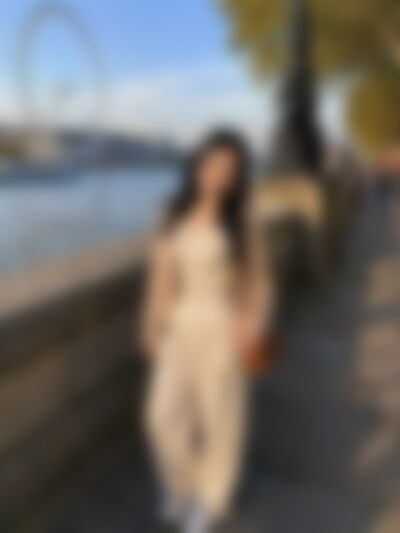 Single Mia35 from London