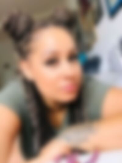 Single Amandalva from New York