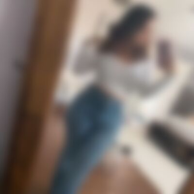 Single janetvarela from Middlesbrough