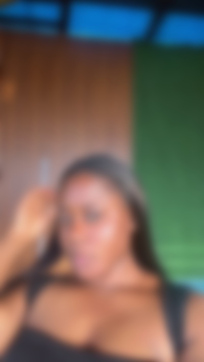 Single Veronicamensah from Accra