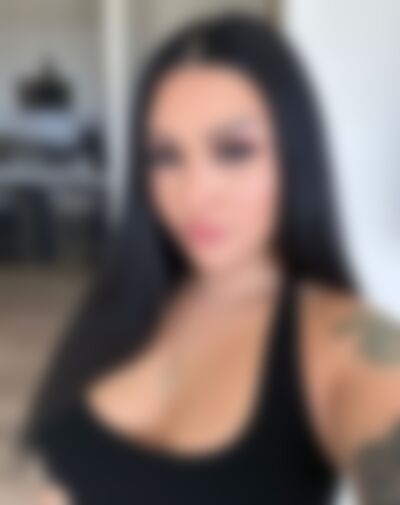 Single Nikarose from New York
