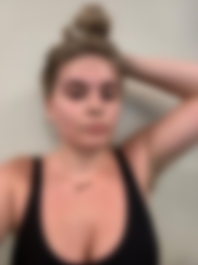Single Leily from Manhattan