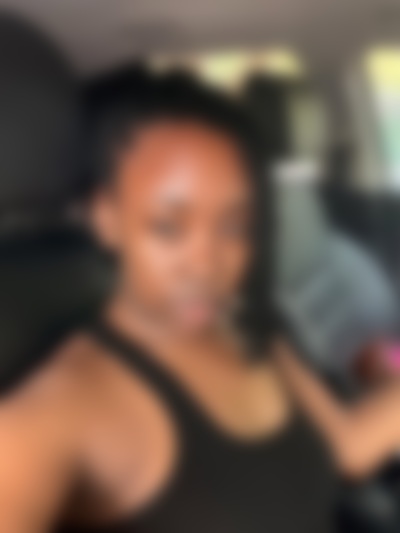 Single Tessy from Los Angeles