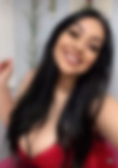 Single roseMoore from Los Angeles