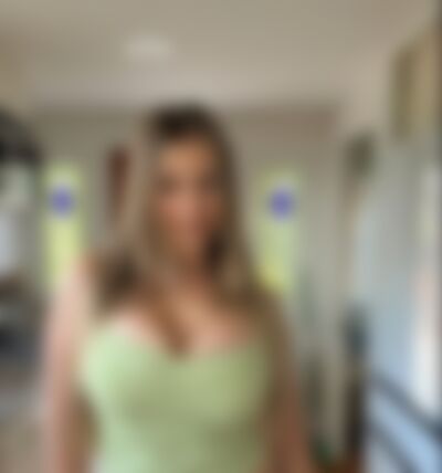 Single Honeybre33 from Jacksonville